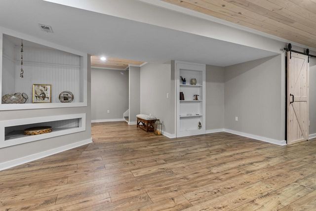621 E Sheila AVENUE, Elkhorn, WI 53121