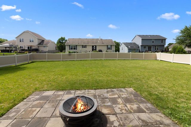 621 E Sheila AVENUE, Elkhorn, WI 53121