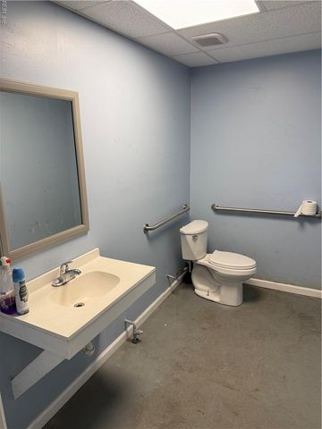 5947 Jefferson AVE, Newport News, VA 23605