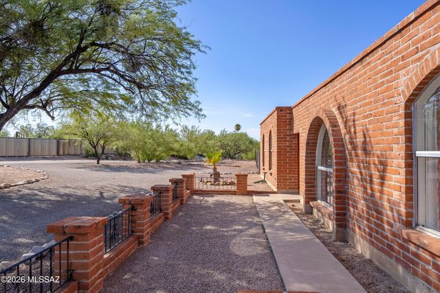 1642 W Avenue De Maximillian, Tucson, AZ 85704