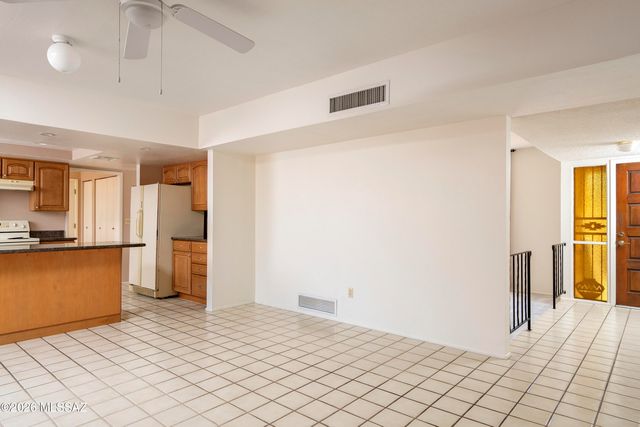 1642 W Avenue De Maximillian, Tucson, AZ 85704