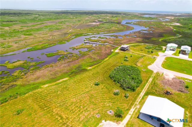 9 Boca Grande Loop, Port O'connor, TX 77982