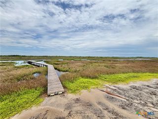 9 Boca Grande Loop, Port O'connor, TX 77982