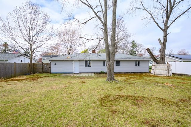 38 Marion St, Holbrook, MA 02343