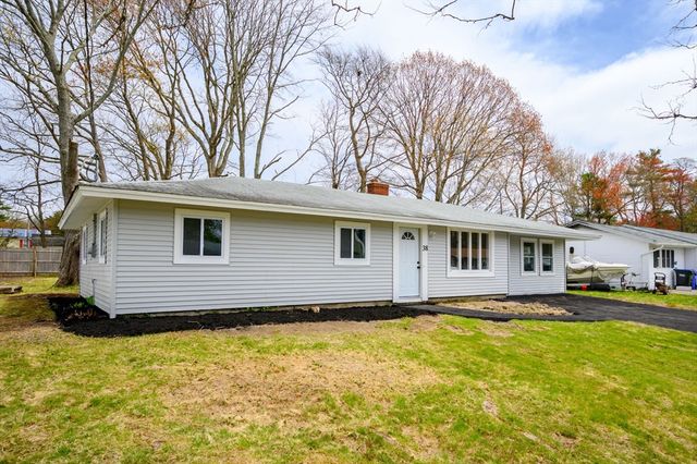 38 Marion St, Holbrook, MA 02343