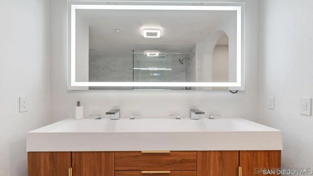 8301 Rio San Diego DR 7, San Diego, CA 92108