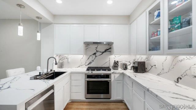 8301 Rio San Diego DR 7, San Diego, CA 92108