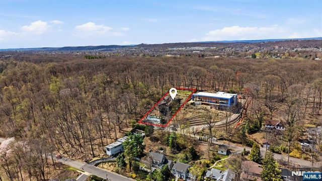 36 Mountainside Park Terrace, Montclair, NJ 07043