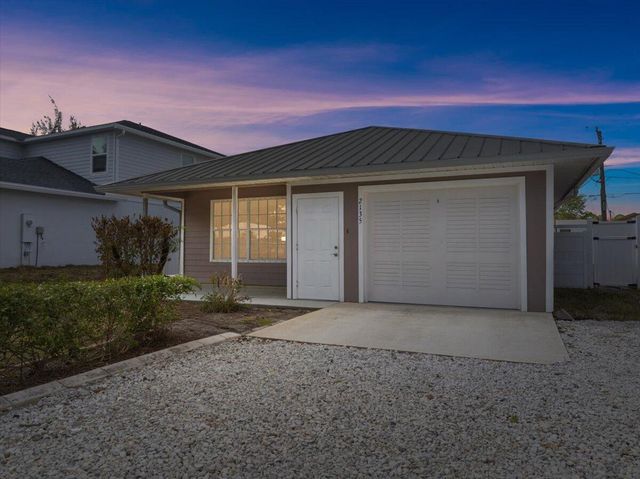 2135 87th Avenue, Vero Beach, FL 32966