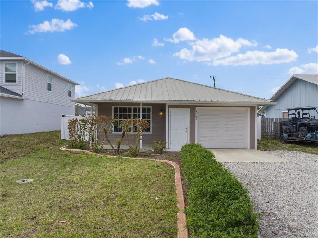2135 87th Avenue, Vero Beach, FL 32966
