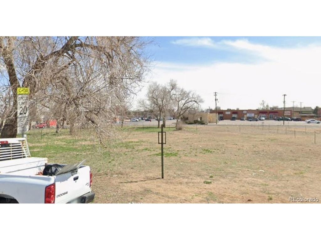 6322 Ivanhoe St, Commerce City, CO 80022