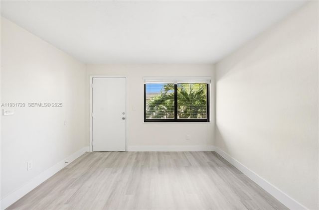 1310 W 29th St 31, Hialeah, FL 33012