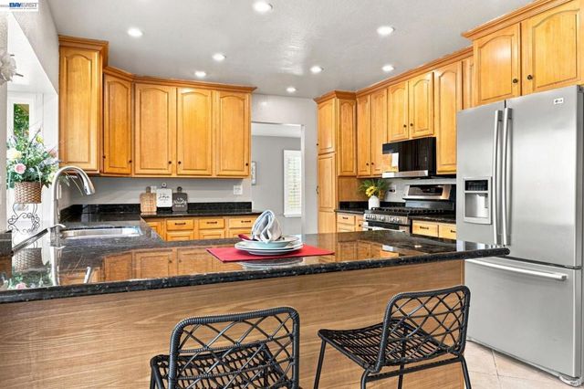 148 Valley Oak Ln, Vallejo, CA 94591