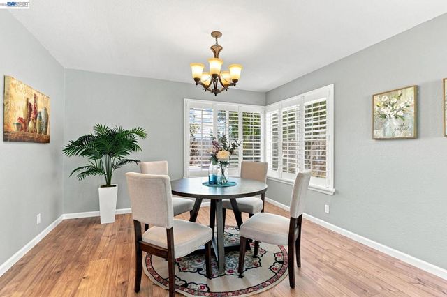 148 Valley Oak Ln, Vallejo, CA 94591