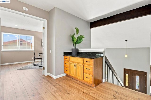 148 Valley Oak Ln, Vallejo, CA 94591