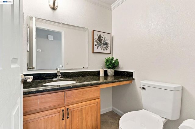 148 Valley Oak Ln, Vallejo, CA 94591