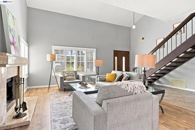 148 Valley Oak Ln, Vallejo, CA 94591