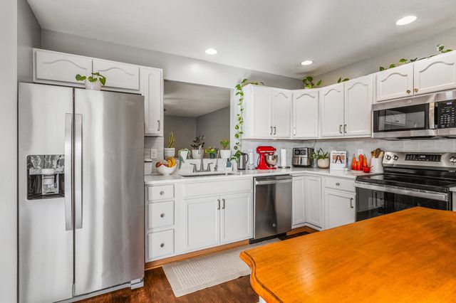 1404 Bluegrass Lane, Champaign, IL 61822