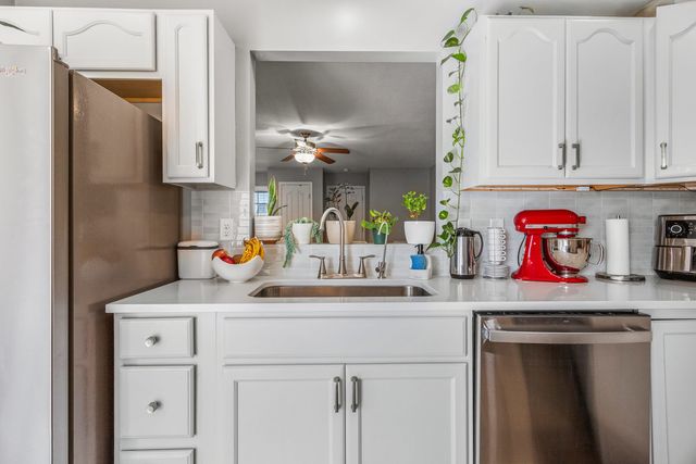 1404 Bluegrass Lane, Champaign, IL 61822