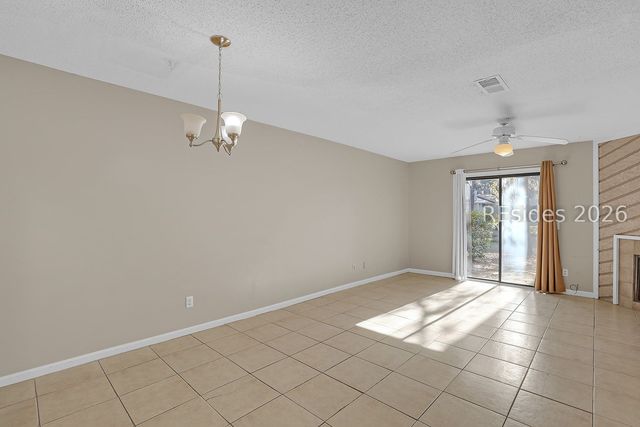 96 Mathews Dr Apt 142, Hilton Head Island, SC 29926