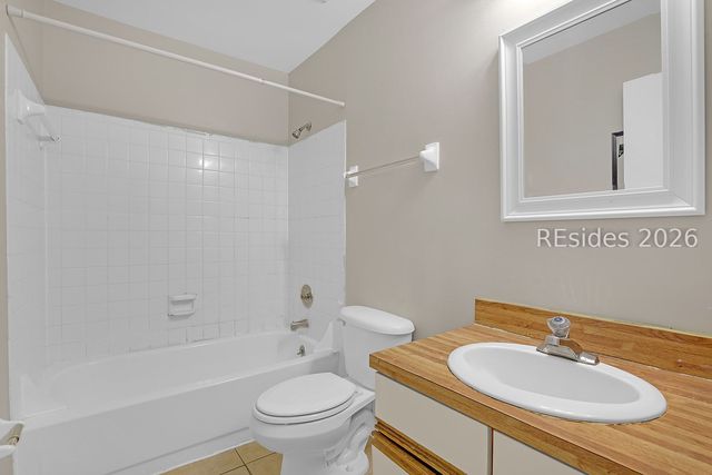 96 Mathews Dr Apt 142, Hilton Head Island, SC 29926