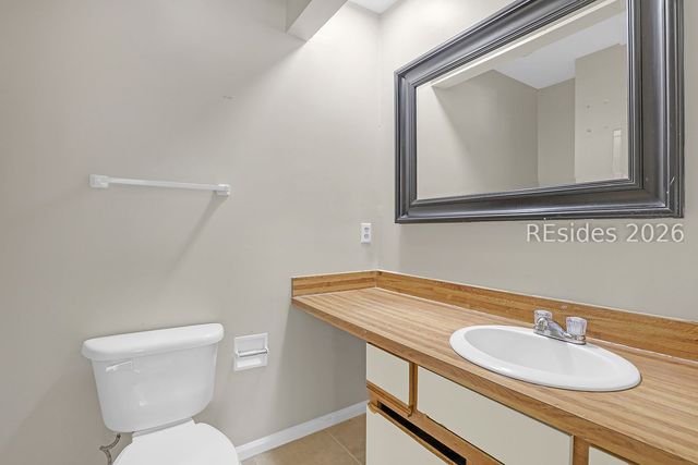 96 Mathews Dr Apt 142, Hilton Head Island, SC 29926