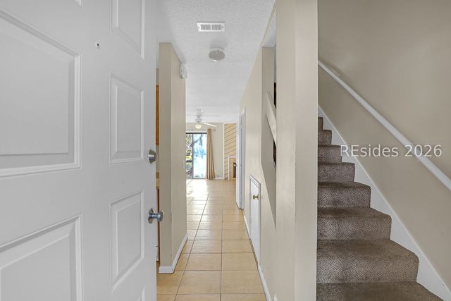 96 Mathews Dr Apt 142, Hilton Head Island, SC 29926