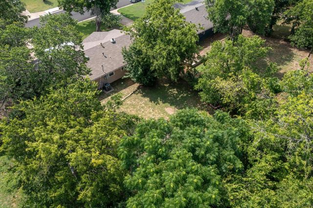 823 Collin Drive, Euless, TX 76039