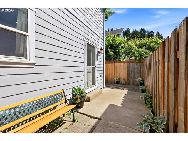 2597 Se 105TH Ave, Portland, OR 97266