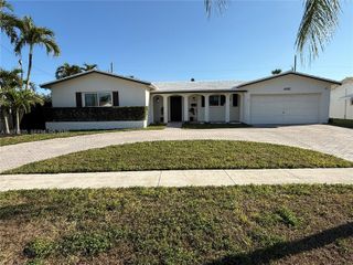 4450 NW 9th Street, Coconut Creek, FL 33066