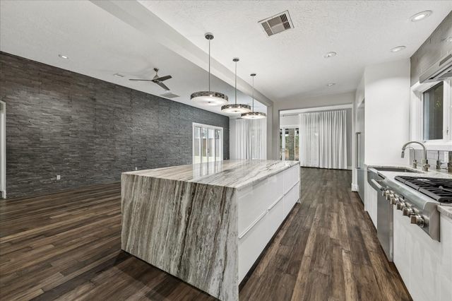 14855 Perthshire Road, Houston, TX 77079