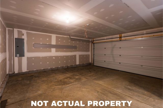 39 Hemingway Avenue, Ashville, OH 43103