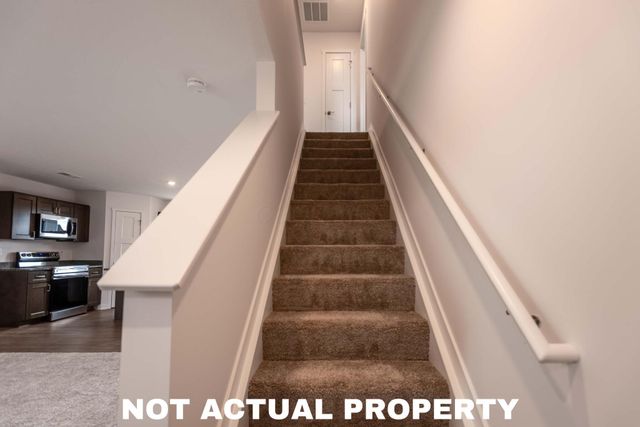 39 Hemingway Avenue, Ashville, OH 43103