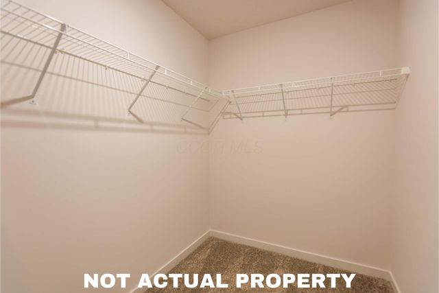 39 Hemingway Avenue, Ashville, OH 43103