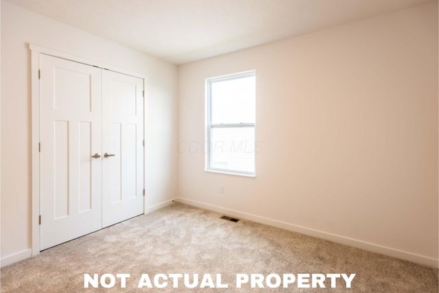 39 Hemingway Avenue, Ashville, OH 43103