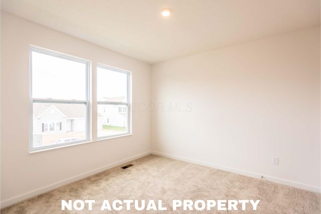 39 Hemingway Avenue, Ashville, OH 43103