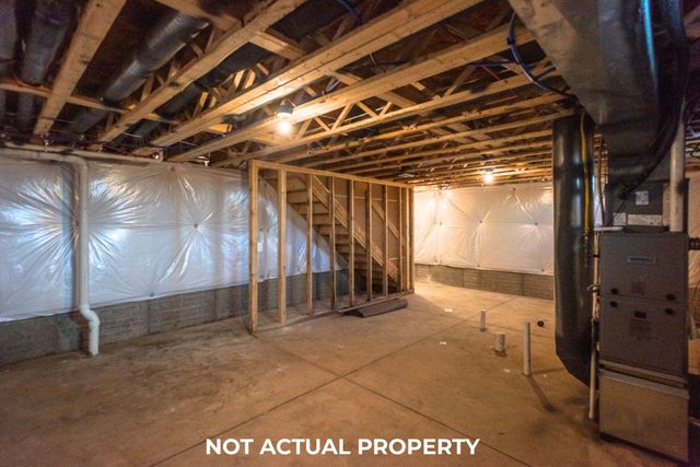 39 Hemingway Avenue, Ashville, OH 43103