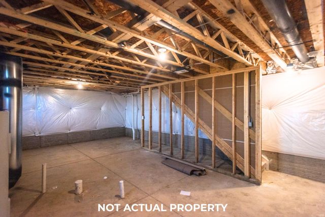 39 Hemingway Avenue, Ashville, OH 43103