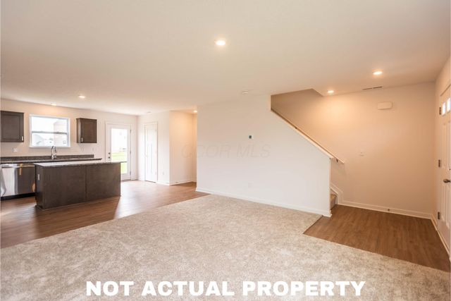 39 Hemingway Avenue, Ashville, OH 43103