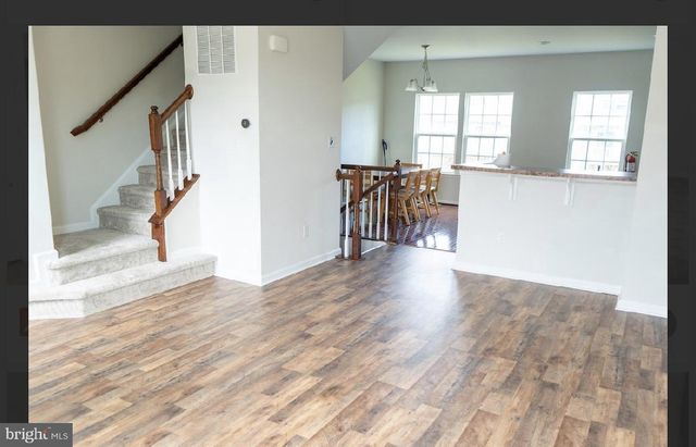 102 BENFORD LN, Edgewater Park, NJ 08010