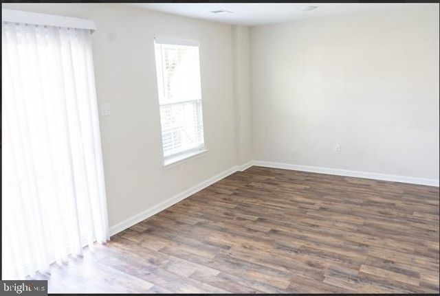 102 BENFORD LN, Edgewater Park, NJ 08010