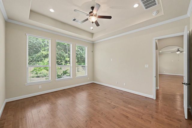 187 Wade Pointe Drive, Montgomery, TX 77316