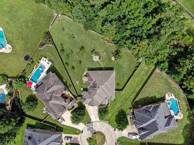 187 Wade Pointe Drive, Montgomery, TX 77316