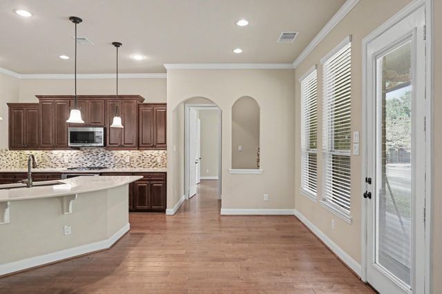 187 Wade Pointe Drive, Montgomery, TX 77316
