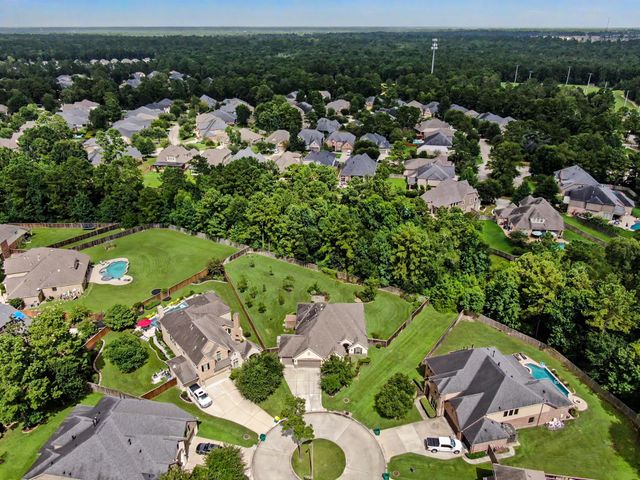 187 Wade Pointe Drive, Montgomery, TX 77316