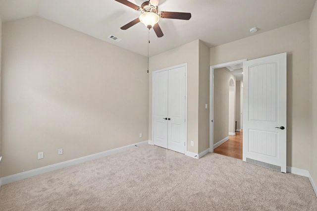 187 Wade Pointe Drive, Montgomery, TX 77316