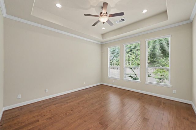 187 Wade Pointe Drive, Montgomery, TX 77316