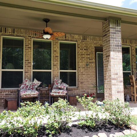 187 Wade Pointe Drive, Montgomery, TX 77316