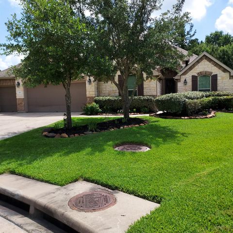 187 Wade Pointe Drive, Montgomery, TX 77316