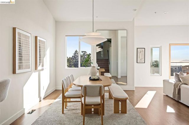 6577 Glen Oaks Way, Oakland, CA 94611